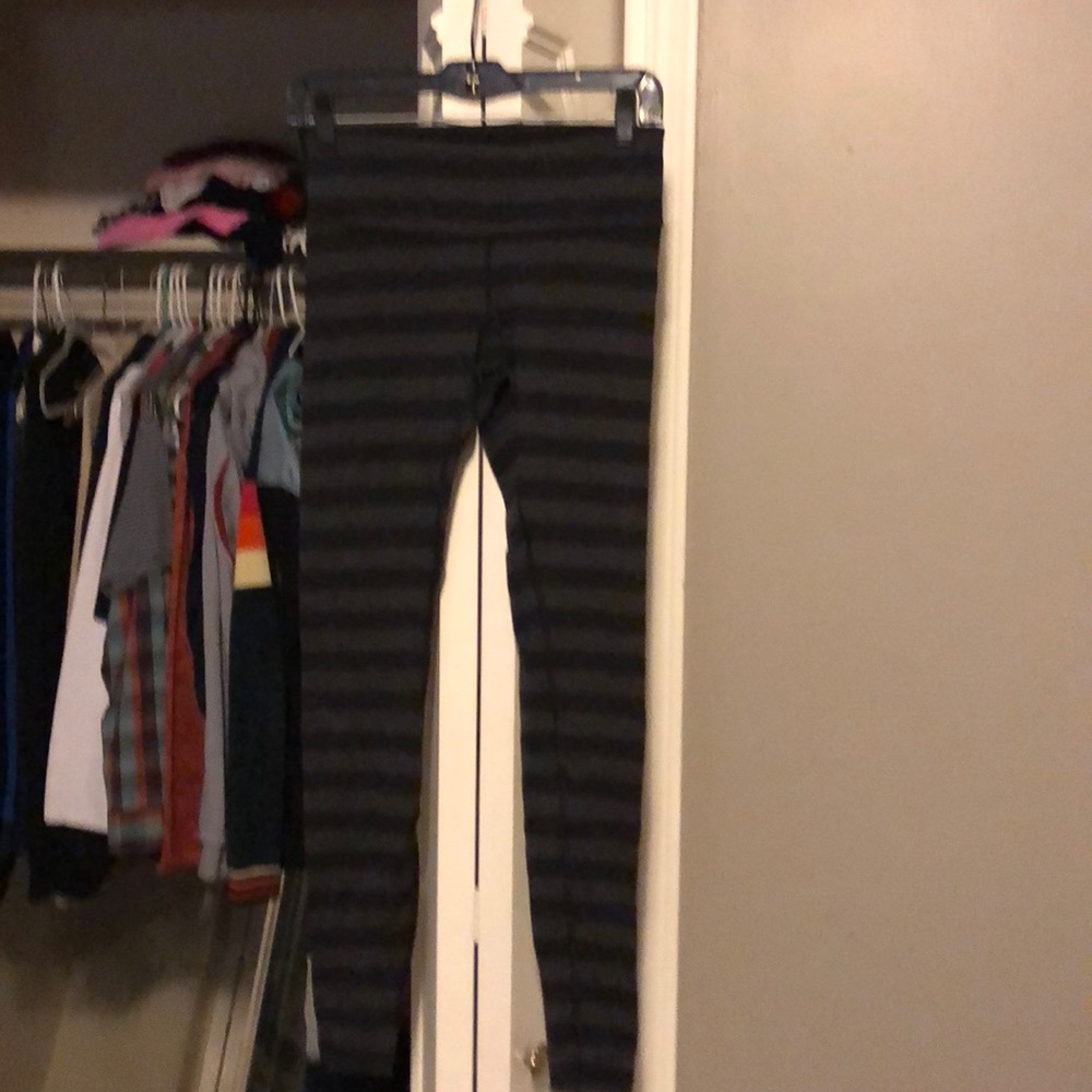 Lululemon black and gray leggings